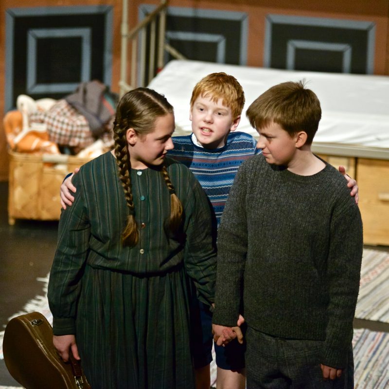 Ungteater8