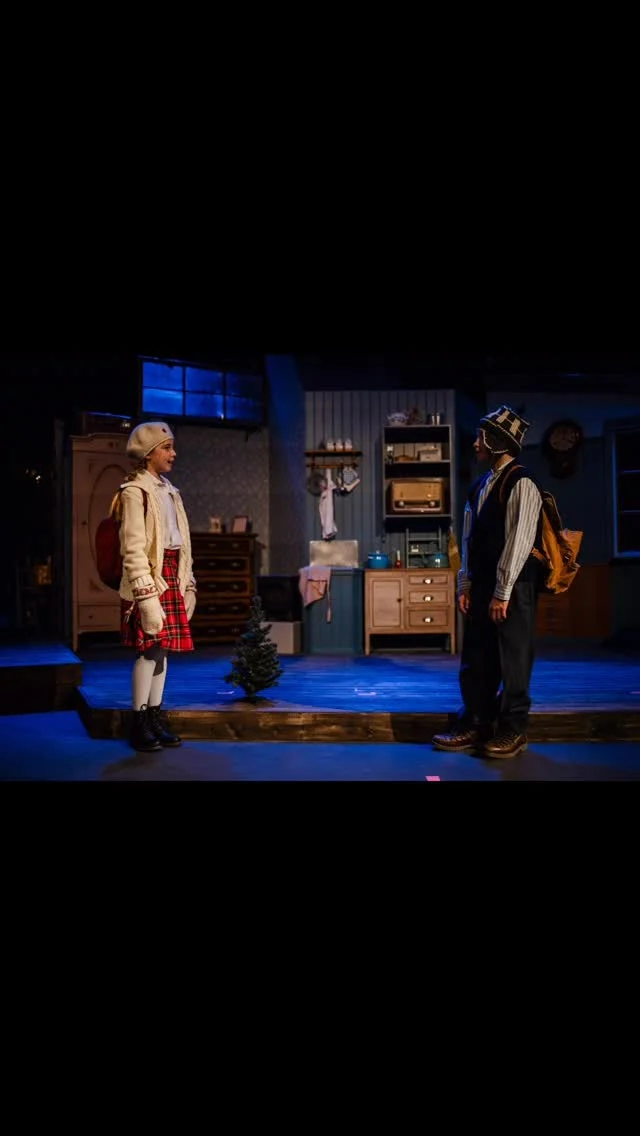 Så är dagen äntligen här då vi kan öppna en lucka in till en värld på Kungsteatern som andas julen 1944.
Varmt välkomna❣️ 

🌲En liten bok om kärlek 
14 december-31 januari 

🌲 Biljetter/info
www.tickster.com
www.lyset.se